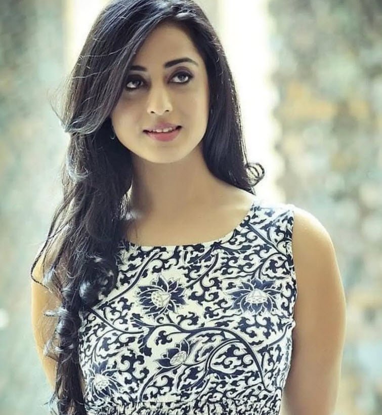 Mahie Gill - Wikiunfold.com